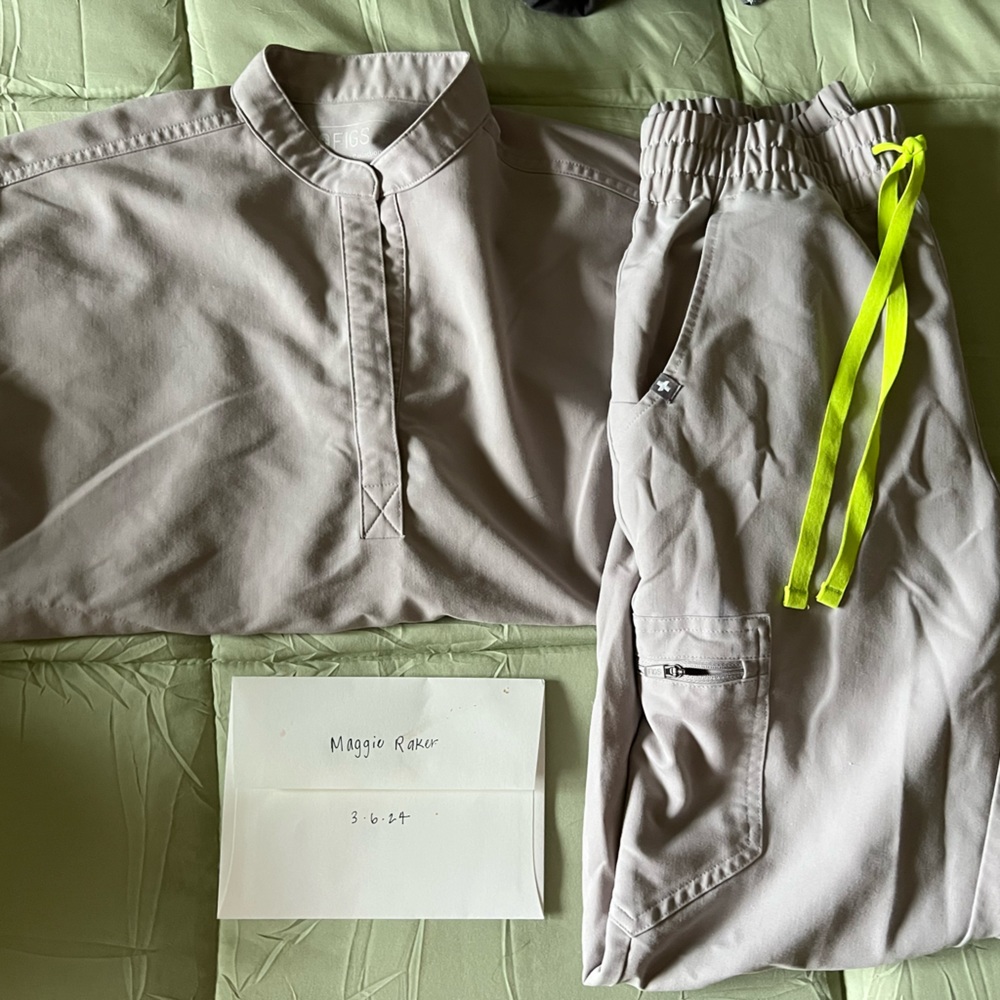 Figs scrub set
